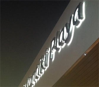 Letras corpóreas de acero ciegas con iluminación indirecta